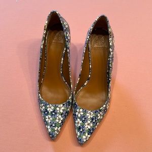 New Tory Burch shoes Penelope 65mm Pumps Ditsy Blue white floral. Size 8